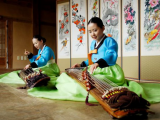 Hàn Quốc hấp dẫn du khách quốc quốc tế bởi một nền văn hóa giàu bản sắc truyền thống